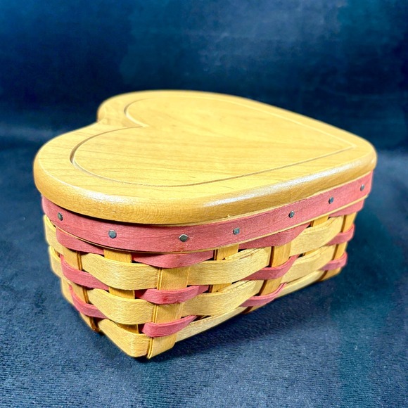 Longaberger 2000 Little Love Red Sweetheart Baskets‎ & Heart to Heart Stand Set - Picture 13 of 16